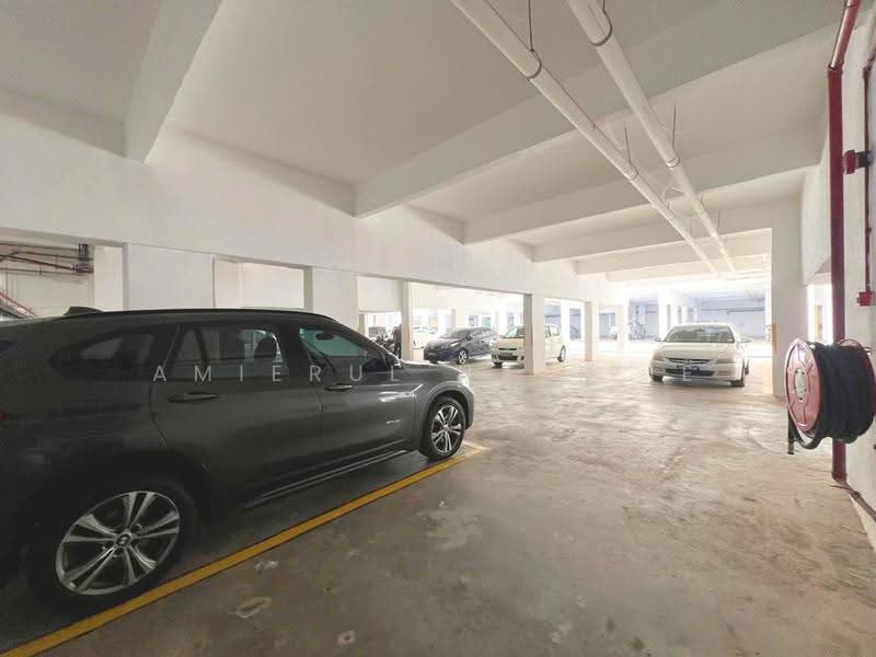 Shop / Office for Sale in Setia Alam (Selangor) - Amierul Hafizie - Car Park - PropertyGuru.com.my