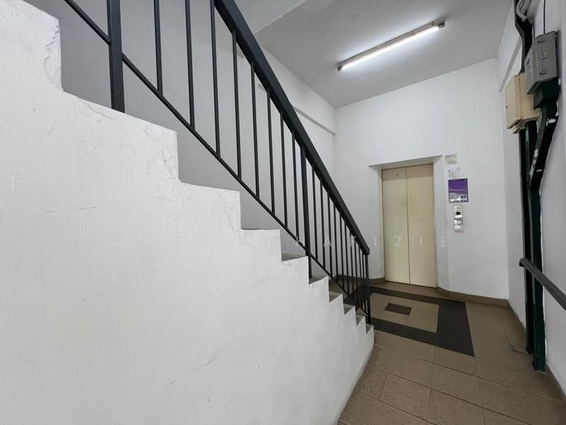 Shop / Office for Sale in Setia Alam (Selangor) - Amierul Hafizie - Corridor - PropertyGuru.com.my