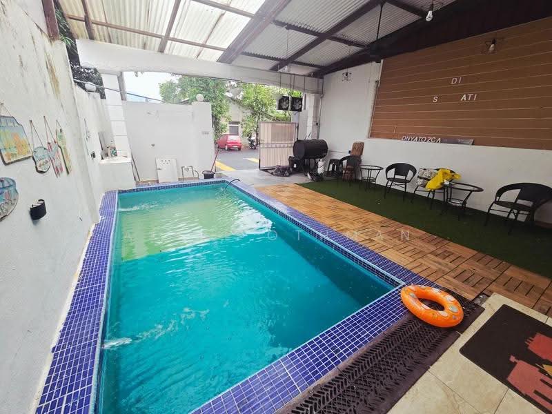 Rumah Teres 1-Tingkat untuk Dijual di Taman Kobena (Senawang) - Azrul Othman - Pool - PropertyGuru.com.my