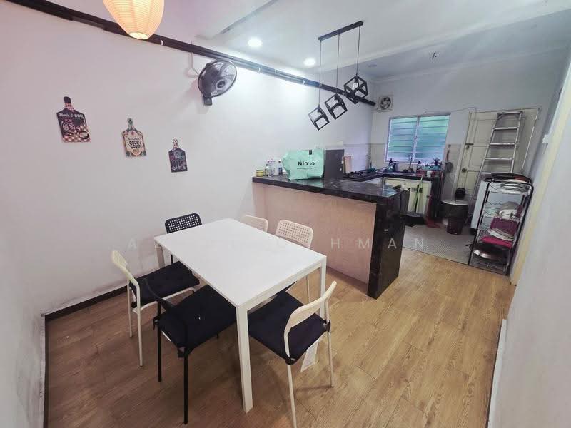 Rumah Teres 1-Tingkat untuk Dijual di Taman Kobena (Senawang) - Azrul Othman - Dining Room - PropertyGuru.com.my