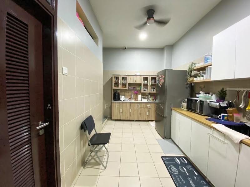 2-storey Terraced House for Sale in Laman Glenmarie (Shah Alam) - Ashraff Daniel - Kitchen - PropertyGuru.com.my