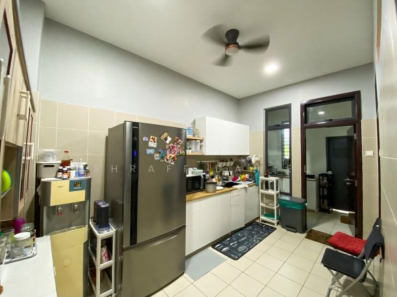2-storey Terraced House for Sale in Laman Glenmarie (Shah Alam) - Ashraff Daniel - Kitchen - PropertyGuru.com.my