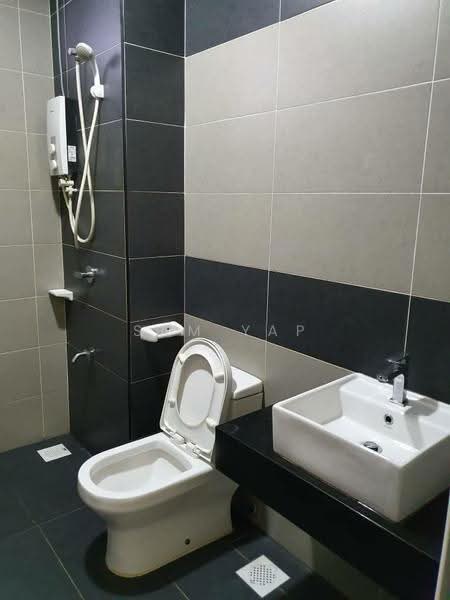 Condominium for Rent at M Condominium @ Larkin - Sam Yap - Bathroom - PropertyGuru.com.my