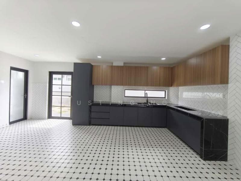 Bungalow House for Sale in Skudai (Johor) - Austing Ng - Kitchen - PropertyGuru.com.my