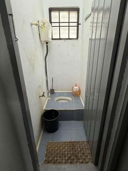 Flat for Sale at Taman Flora Heights - Joseph Goh - Bathroom - PropertyGuru.com.my