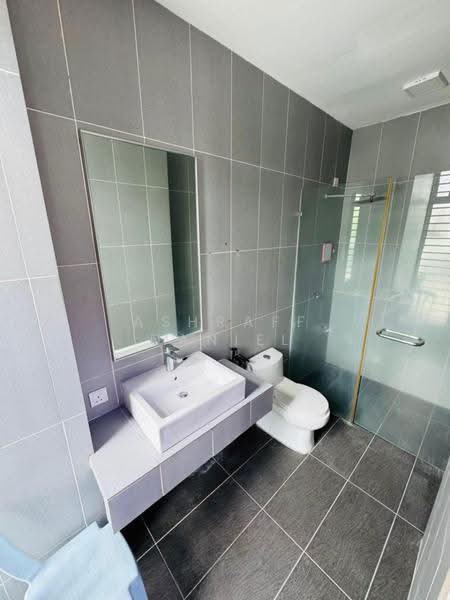 2-storey Terraced House for Sale in Laman Glenmarie (Shah Alam) - Ashraff Daniel - Bathroom - PropertyGuru.com.my