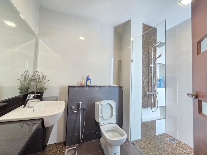 Bungalow House for Sale in Taman Taynton View (Cheras) - Anna H - Bathroom - PropertyGuru.com.my