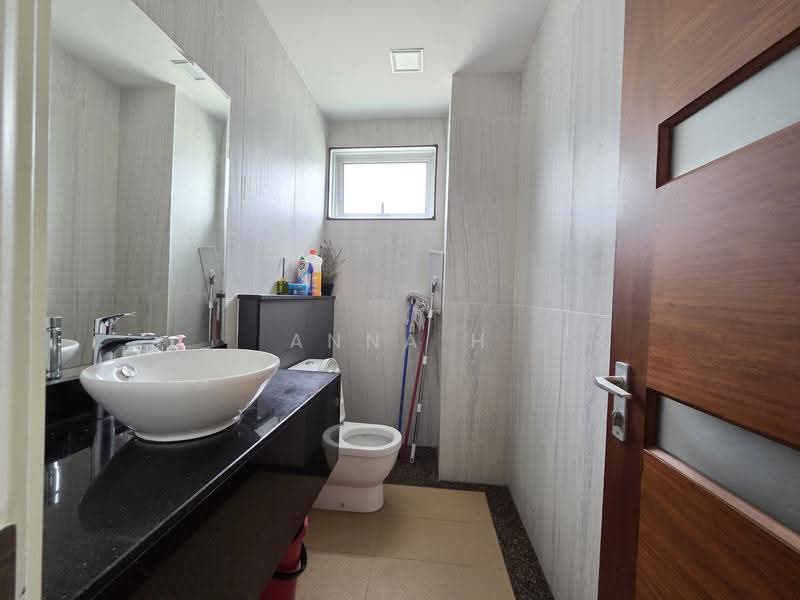 Bungalow House for Sale in Taman Taynton View (Cheras) - Anna H - Bathroom - PropertyGuru.com.my