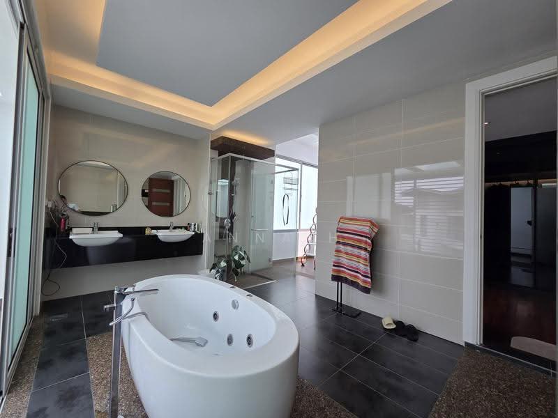 Bungalow House for Sale in Taman Taynton View (Cheras) - Anna H - Bathroom - PropertyGuru.com.my