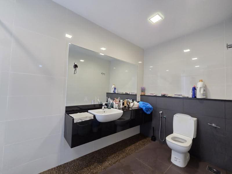 Bungalow House for Sale in Taman Taynton View (Cheras) - Anna H - Bathroom - PropertyGuru.com.my
