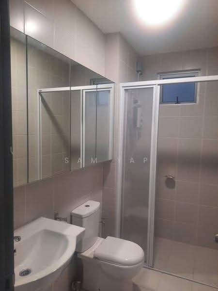 Kediaman Servis untuk Disewa di Meridin Bayvue Serviced Apartment - Sam Yap - Bathroom - PropertyGuru.com.my