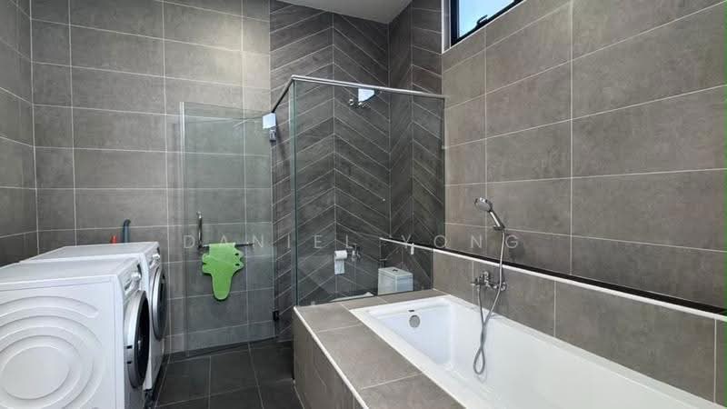 Semi-Detached House for Sale in Nusa Sentral (Iskandar Puteri (Nusajaya)) - Daniel Yong - Bathroom - PropertyGuru.com.my