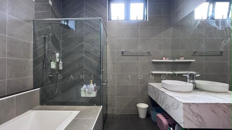 Semi-Detached House for Sale in Nusa Sentral (Iskandar Puteri (Nusajaya)) - Daniel Yong - Bathroom - PropertyGuru.com.my