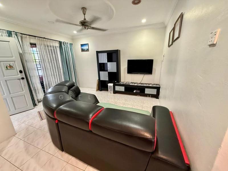 2-storey Terraced House for Rent in Bandar Baru Tambun (Tambun) - Angielina Chooi - Living Room - PropertyGuru.com.my