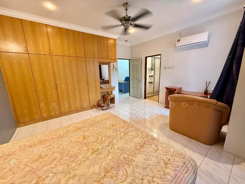 2-storey Terraced House for Rent in Bandar Baru Tambun (Tambun) - Angielina Chooi - Bedroom - PropertyGuru.com.my
