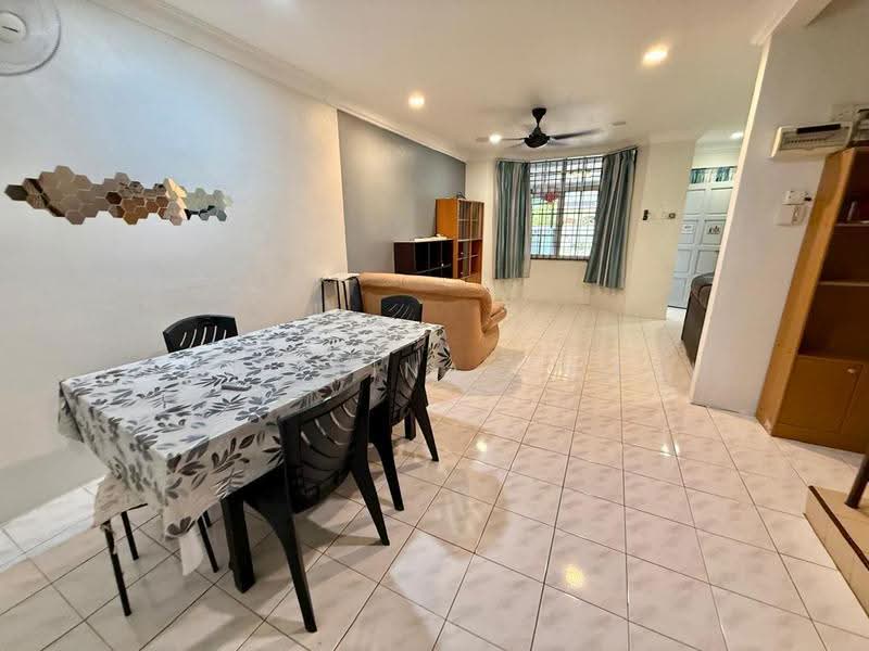 2-storey Terraced House for Rent in Bandar Baru Tambun (Tambun) - Angielina Chooi - Dining Room - PropertyGuru.com.my