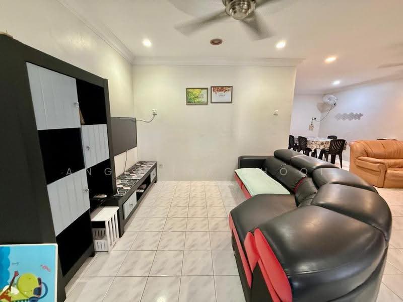 2-storey Terraced House for Rent in Bandar Baru Tambun (Tambun) - Angielina Chooi - Living Room - PropertyGuru.com.my