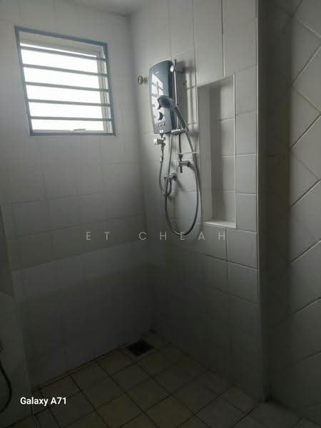 2-storey Terraced House for Sale in Kota Kemuning (Shah Alam) - ET Cheah - Bathroom 2 - PropertyGuru.com.my