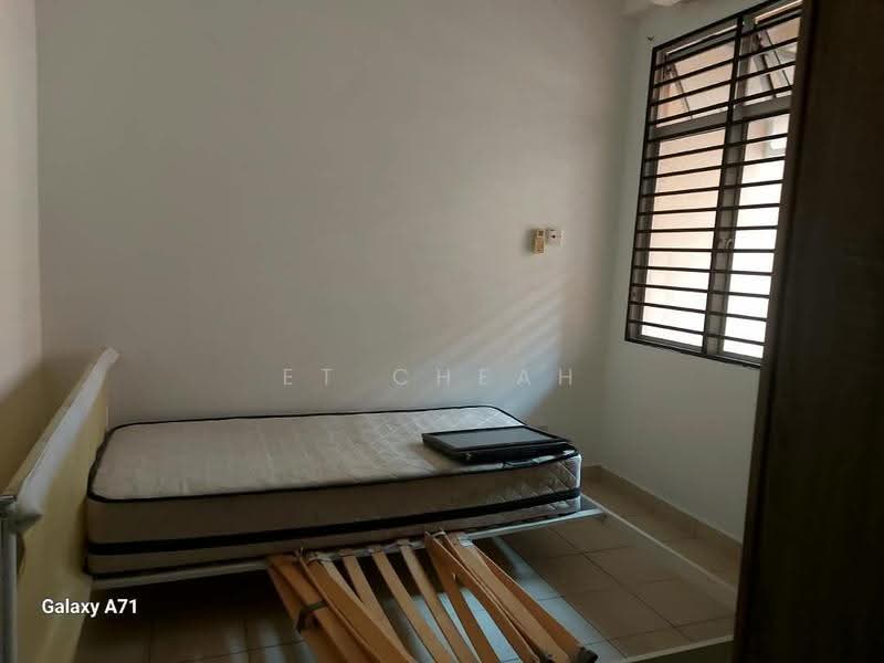 2-storey Terraced House for Sale in Kota Kemuning (Shah Alam) - ET Cheah - Ground Floor Bedroom - PropertyGuru.com.my
