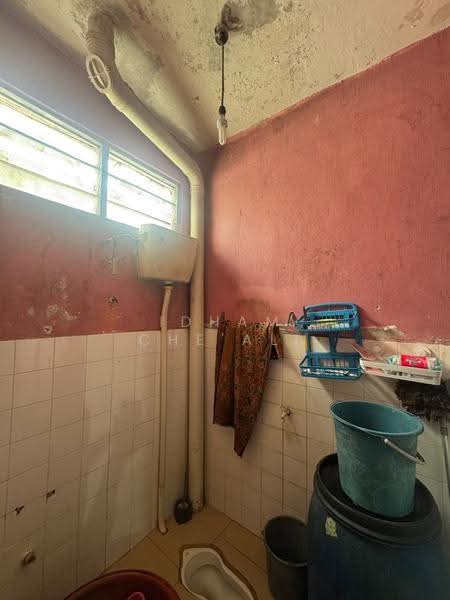 Rumah Teres 1.5-Tingkat untuk Dijual di Indera Mahkota 2 (Kuantan) - Idham Che'Ali - Bathroom - PropertyGuru.com.my