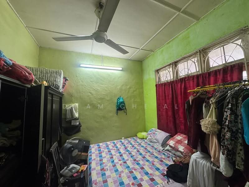 Rumah Teres 1.5-Tingkat untuk Dijual di Indera Mahkota 2 (Kuantan) - Idham Che'Ali - Bedroom - PropertyGuru.com.my
