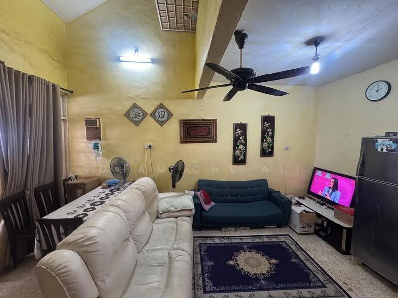 Rumah Teres 1.5-Tingkat untuk Dijual di Indera Mahkota 2 (Kuantan) - Idham Che'Ali - PropertyGuru.com.my