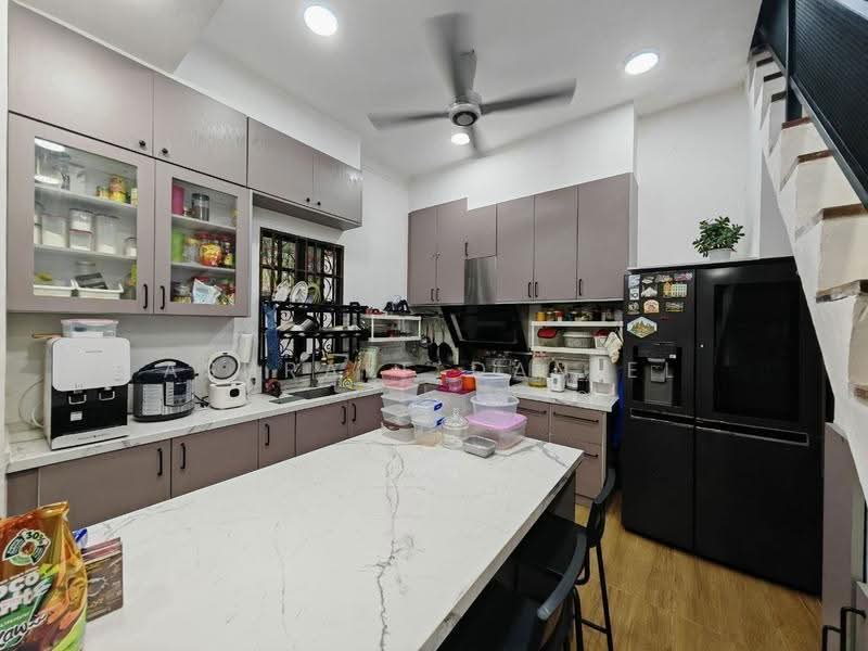 Bungalow House for Sale in Taman Mulia (Cheras) - Ashraff Daniel - Kitchen - PropertyGuru.com.my