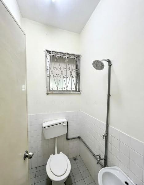Semi-Detached House for Sale in Lido (Kota Kinabalu) - Fiona Lai - Bathroom - PropertyGuru.com.my
