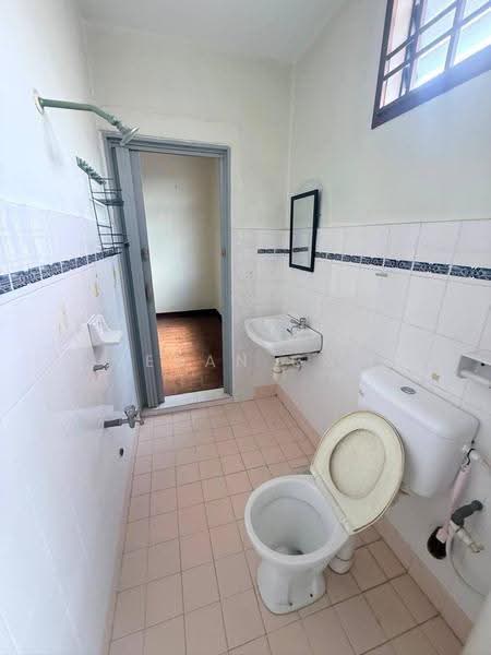 Rumah Berkembar untuk Dijual di Taman Megah Ria (Masai) - Megan Gan - Bathroom - PropertyGuru.com.my