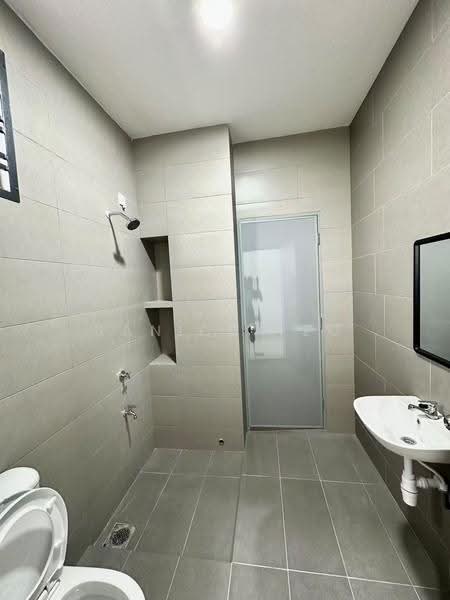 Rumah Teres 2-Tingkat untuk Disewa di Mutiara Rini (Skudai) - Janice Teo - Bathroom - PropertyGuru.com.my