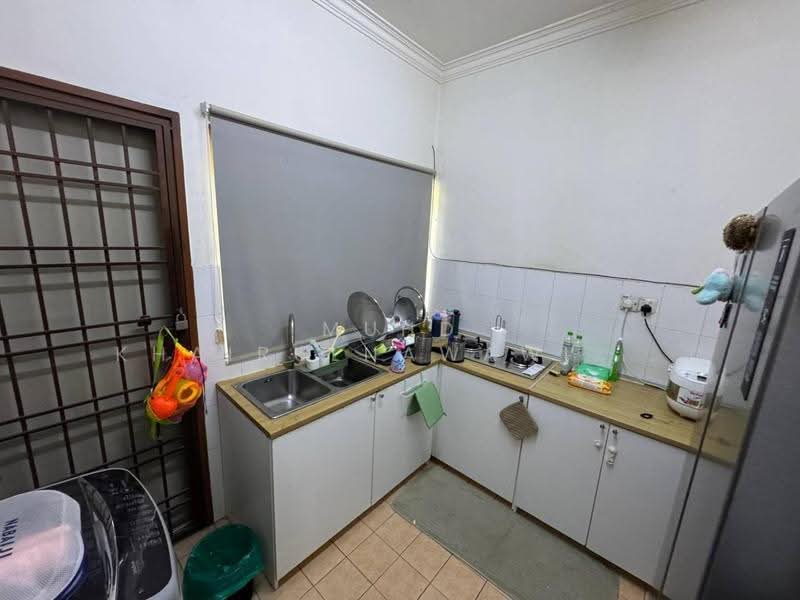 Rumah Teres 2-Tingkat untuk Dijual di Taman Pinggiran Usj (Subang Jaya) - Muhd Khairulnawawi Kamaruddin - Kitchen - PropertyGuru.com.my