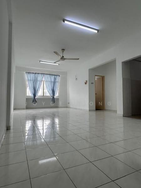 Pangsapuri untuk Dijual di PJS One Apartments - Joyce Tiong - Living Room - PropertyGuru.com.my