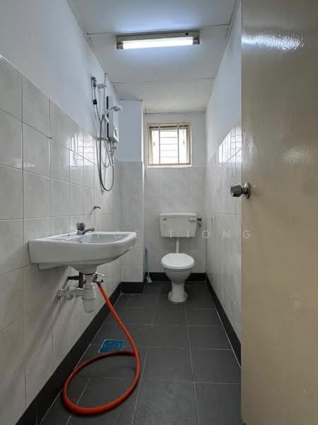 Pangsapuri untuk Dijual di PJS One Apartments - Joyce Tiong - Bathroom - PropertyGuru.com.my