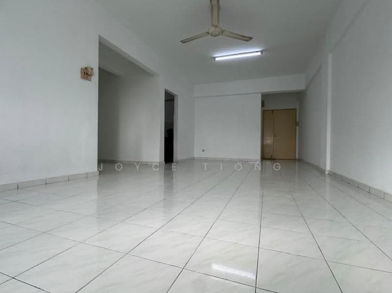 Pangsapuri untuk Dijual di PJS One Apartments - Joyce Tiong - Living Room - PropertyGuru.com.my