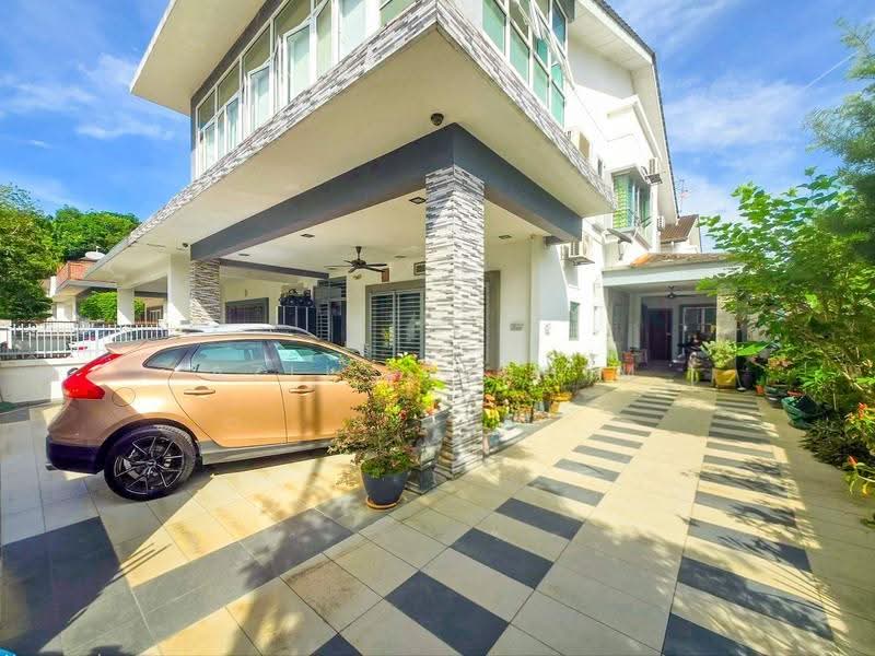 Rumah Berkembar untuk Dijual di Taman Saujana Emas (Kajang) - Azli Ibrahim - Exterior - PropertyGuru.com.my