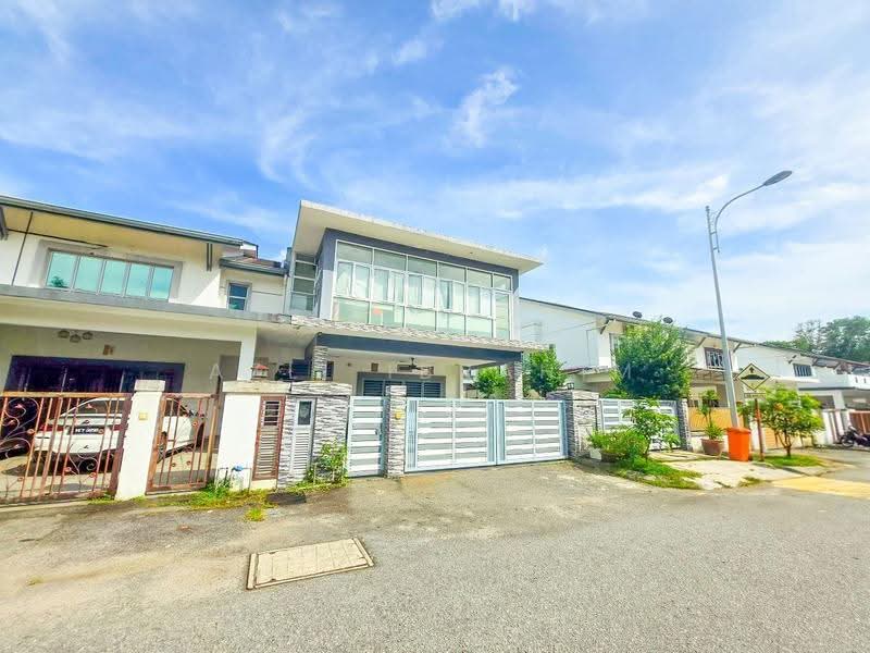 Rumah Berkembar untuk Dijual di Taman Saujana Emas (Kajang) - Azli Ibrahim - Exterior - PropertyGuru.com.my