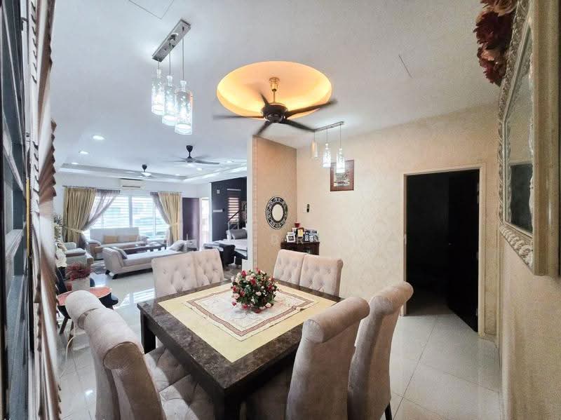 Rumah Berkembar untuk Dijual di Taman Saujana Emas (Kajang) - Azli Ibrahim - Living Room - PropertyGuru.com.my
