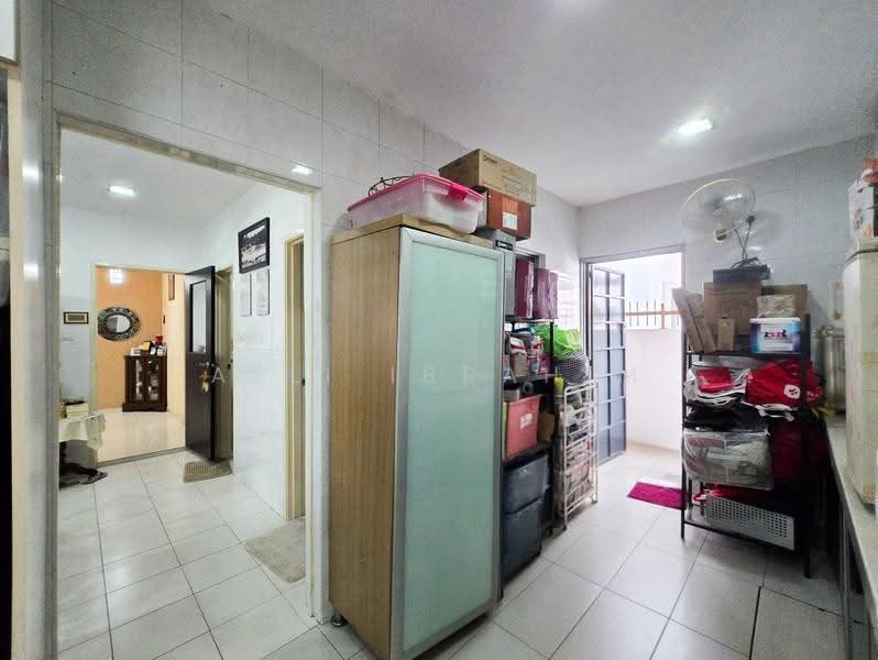 Rumah Berkembar untuk Dijual di Taman Saujana Emas (Kajang) - Azli Ibrahim - Kitchen - PropertyGuru.com.my