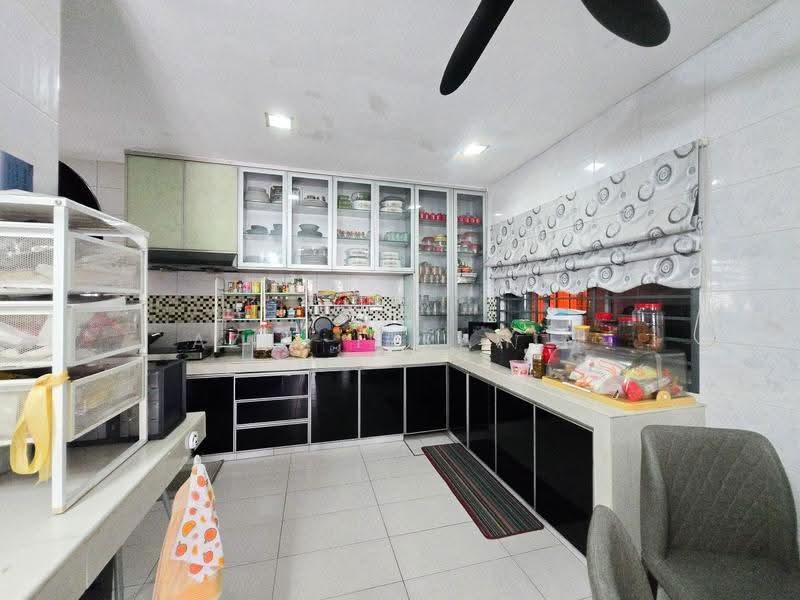Rumah Berkembar untuk Dijual di Taman Saujana Emas (Kajang) - Azli Ibrahim - Kitchen - PropertyGuru.com.my