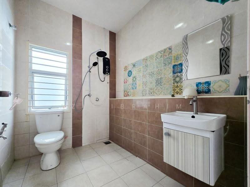 Rumah Berkembar untuk Dijual di Taman Saujana Emas (Kajang) - Azli Ibrahim - Bathroom - PropertyGuru.com.my