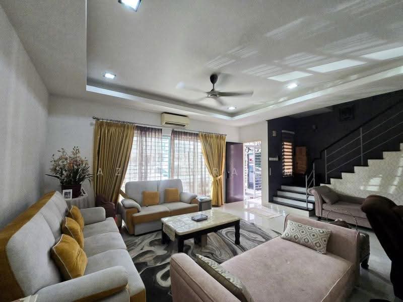 Rumah Berkembar untuk Dijual di Taman Saujana Emas (Kajang) - Azli Ibrahim - Living Room - PropertyGuru.com.my