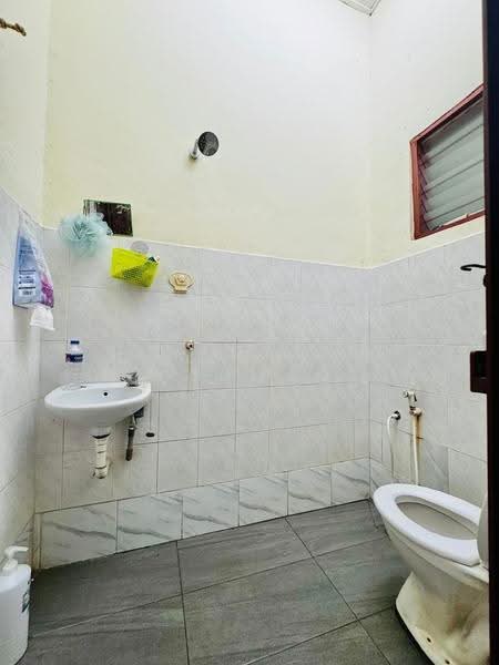 Rumah Teres 1-Tingkat untuk Dijual di Taman Cengal Utama (Paroi) - Azrul Othman - Bathroom - PropertyGuru.com.my