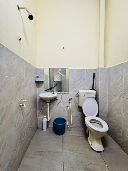 Rumah Teres 1-Tingkat untuk Dijual di Taman Cengal Utama (Paroi) - Azrul Othman - Bathroom - PropertyGuru.com.my