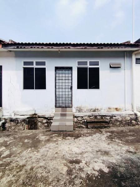 Rumah Teres 1-Tingkat untuk Dijual di Taman Cengal Utama (Paroi) - Azrul Othman - Exterior - PropertyGuru.com.my