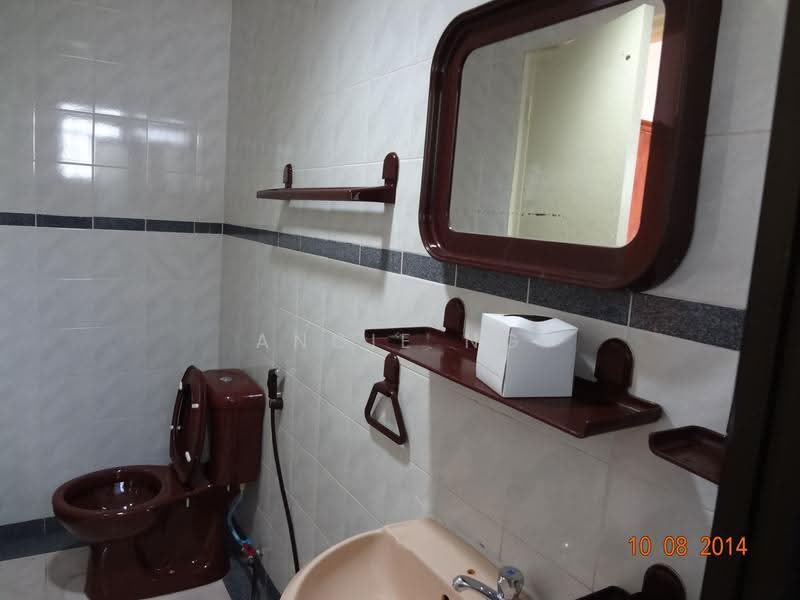 Condominium for Sale at Straits Court - Angie Ng - Bathroom - PropertyGuru.com.my