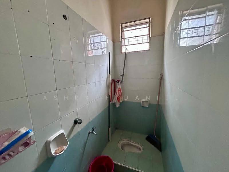 2-storey Terraced House for Sale in Taman Mutiara Subang (Shah Alam) - Ashraff Daniel - Bathroom - PropertyGuru.com.my