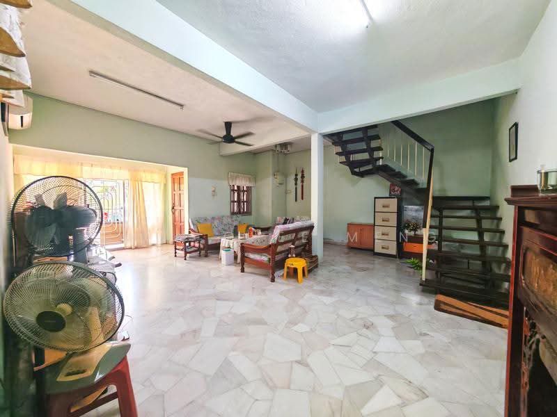 2-storey Terraced House for Sale in Taman Megah (Cheras) - Chin Chee Meng - Living Room - PropertyGuru.com.my