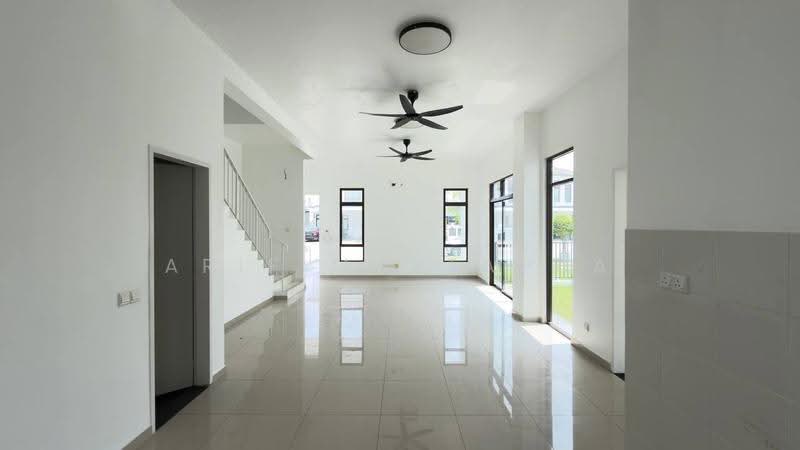 Rumah Teres 2-Tingkat untuk Dijual di Eco Grandeur (Puncak Alam) - Arif Mustapha - Living Room - PropertyGuru.com.my