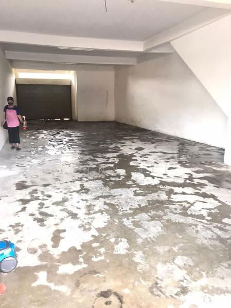 Shop / Office for Sale in Taman Desa (Kulai) - Danny See - Car Park - PropertyGuru.com.my