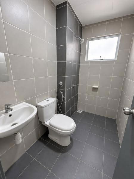 Rumah Bandar untuk Disewa di Dengkil (Selangor) - Ahmad Faiz - Bathroom - PropertyGuru.com.my